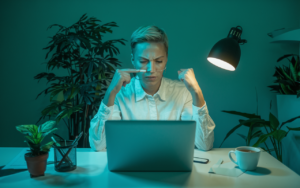 Jour 4 sans fumer : astuces efficaces pour résister aux envies de cigarette au travail et entre amis.